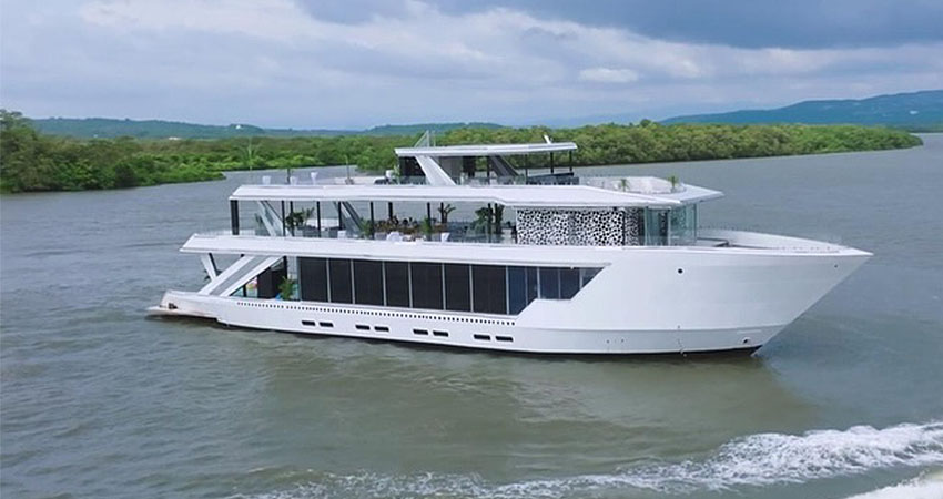 Superyacht RA 11